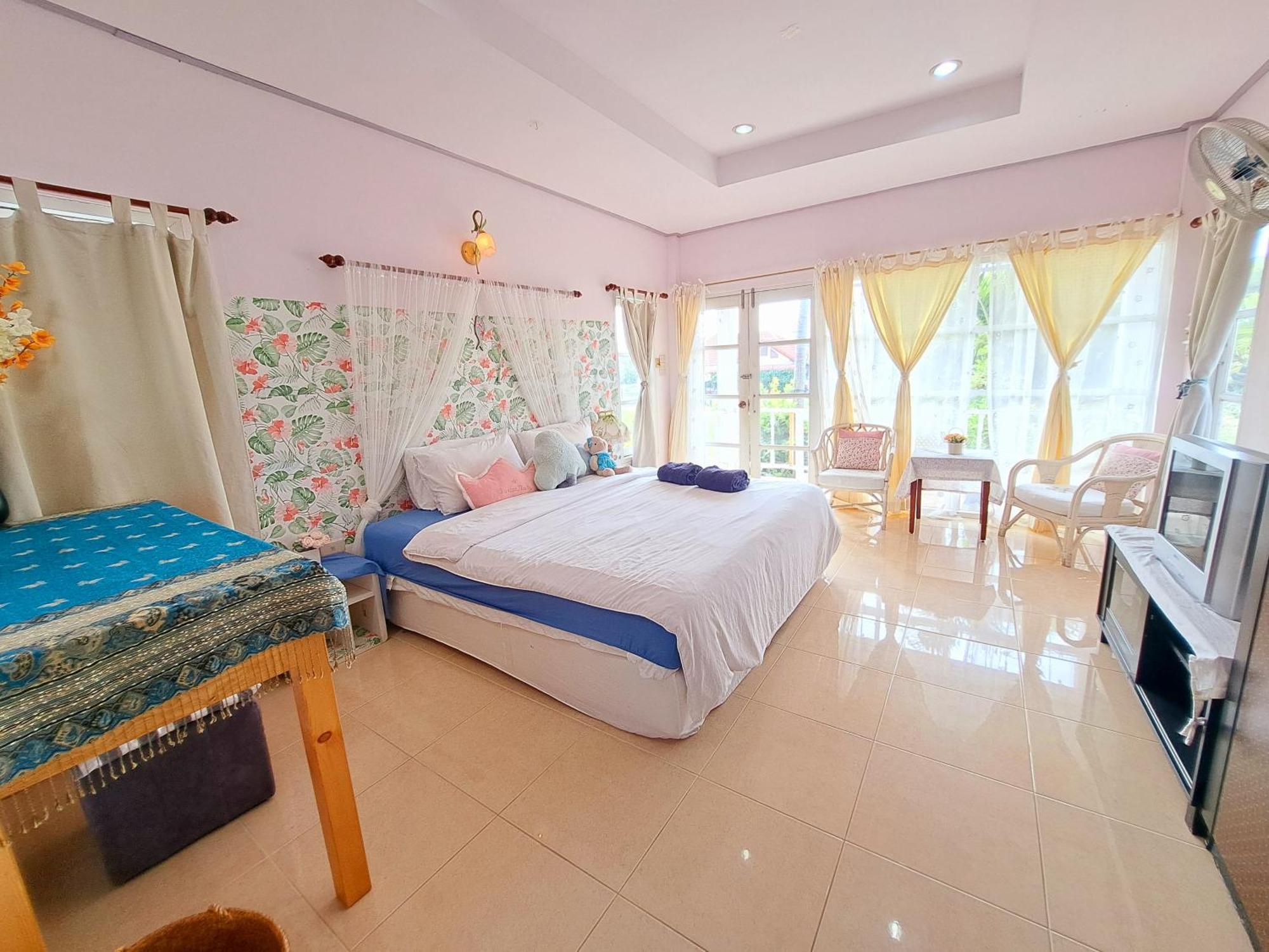Prathana Garden Beach Resort Хуахін Екстер'єр фото