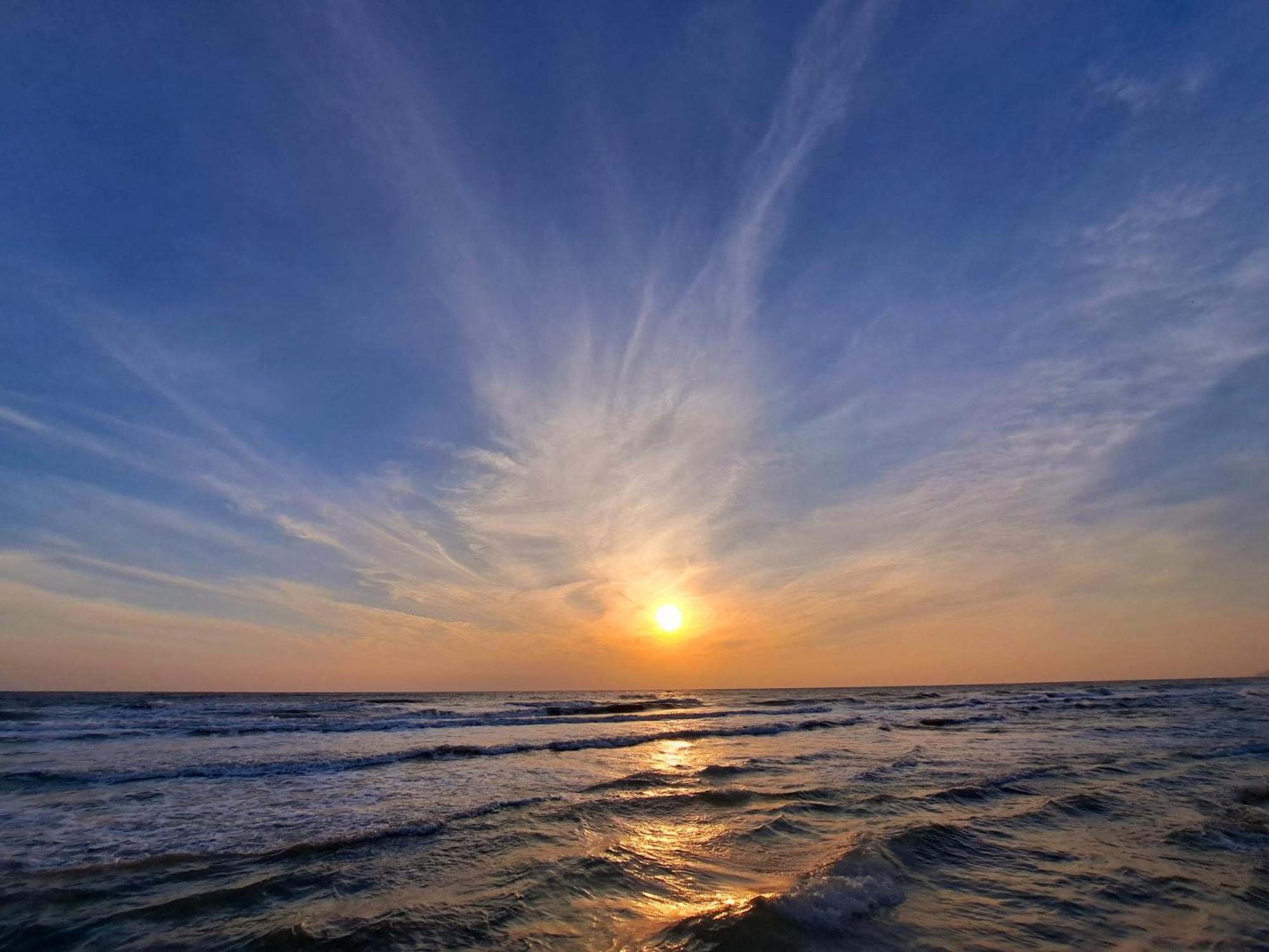 Prathana Garden Beach Resort Хуахін Екстер'єр фото